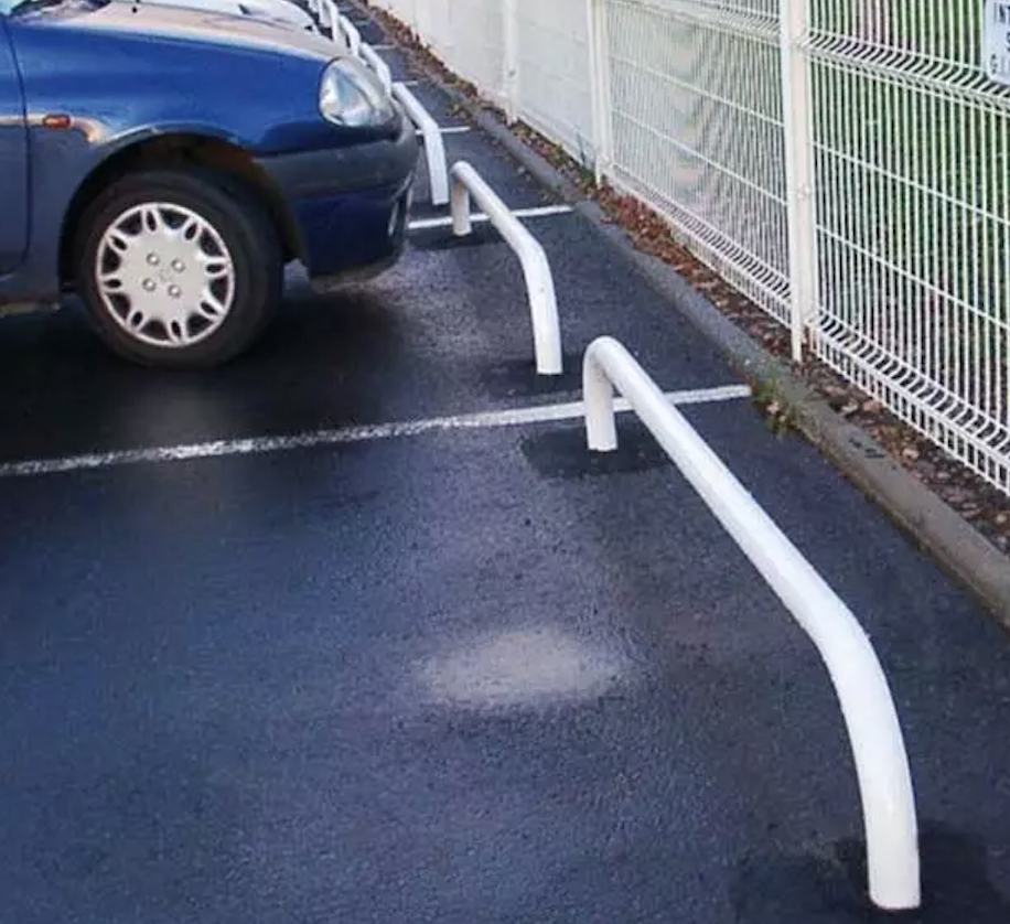 Arceau de protection de parking