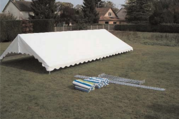 Montage du toit de la tente de réception 5x4 m