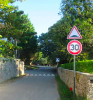 Ralentisseur routier de type dos d'âne 