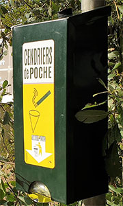 Distributeur de cendriers de poche