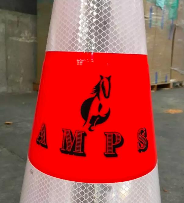 Exemple de marquage sur un cône de chantier