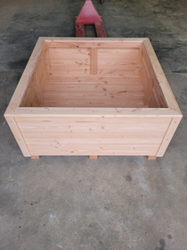 Fon du bac potager en bois carré